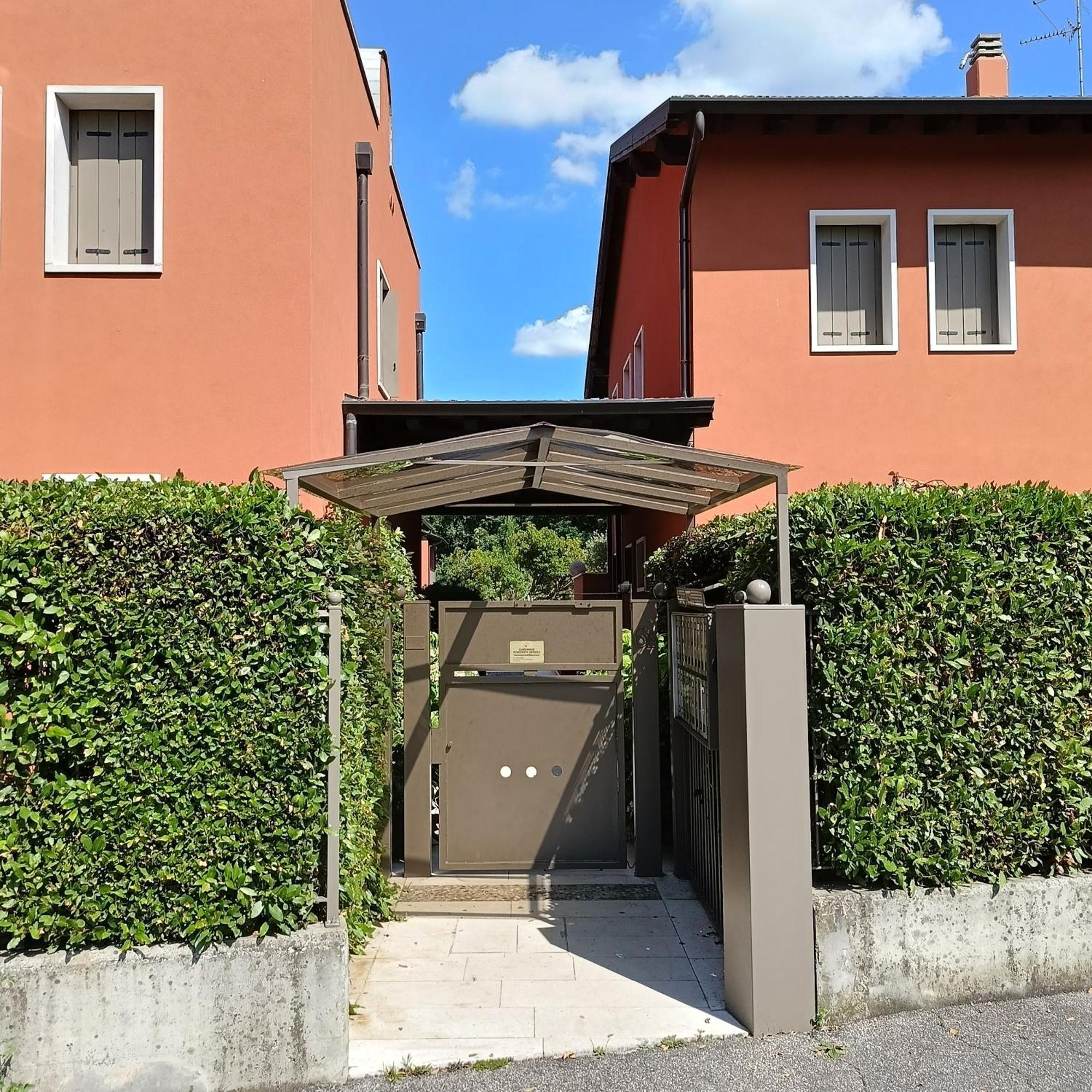 Home La Rosa Del Garda Peschiera del Garda Eksteriør billede